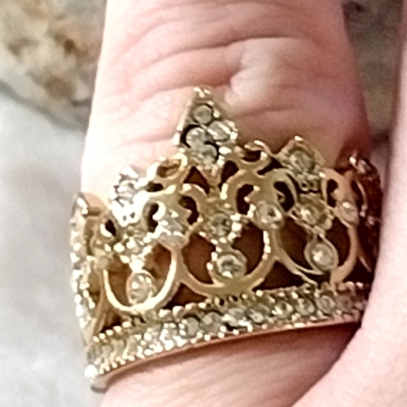 Queen Crown Ring Hypoallergenic Stainless Steel Size 9 Ring - Picture 3 of 11